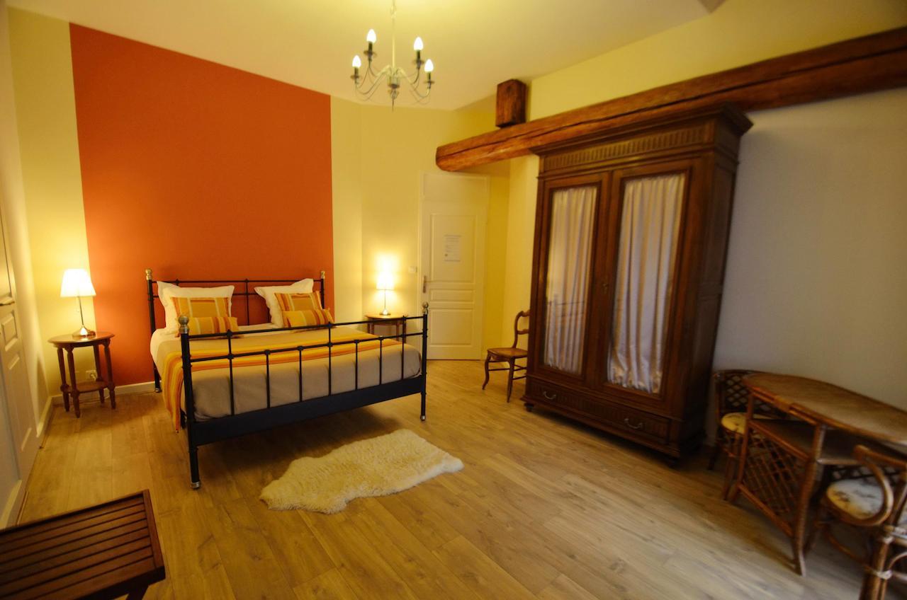 Chambre D'Hotes Le Jardin Des Pierres Dorees Marcy Exterior photo